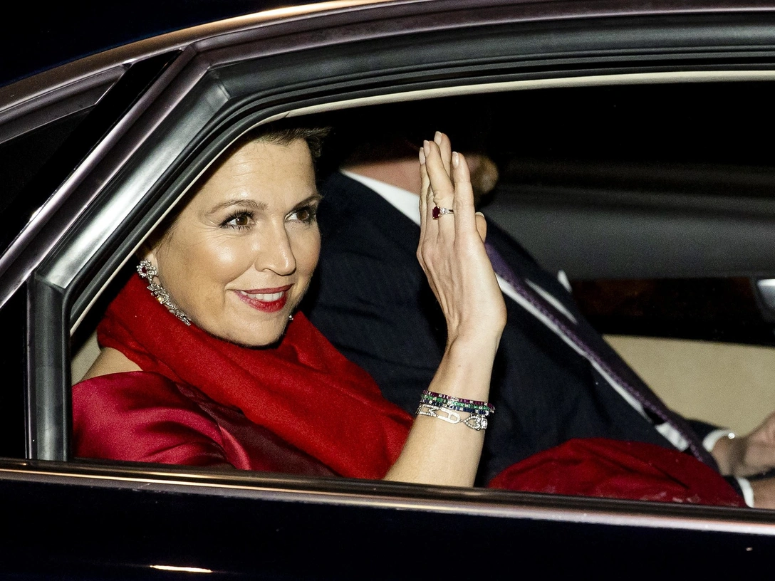 Королева Максима в Амстердаме 6 апреля 2022 года | marieclaire.ru