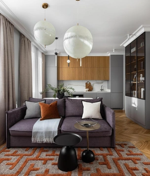 Смотрим светлую квартиру 50 м² для молодой девушки