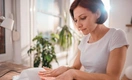 Пятно на ногте у 40-летней женщины оказалось единственным симптомом рака