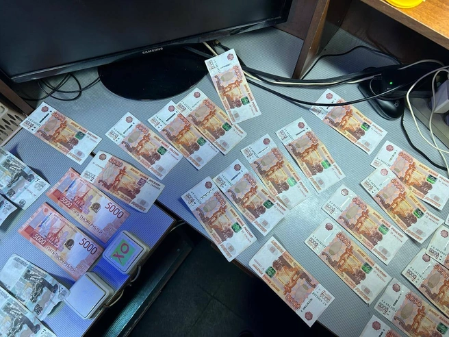 Полицейские изъяли более 115 тысяч рублей | Источник: ГУ МВД России по Новосибирской области