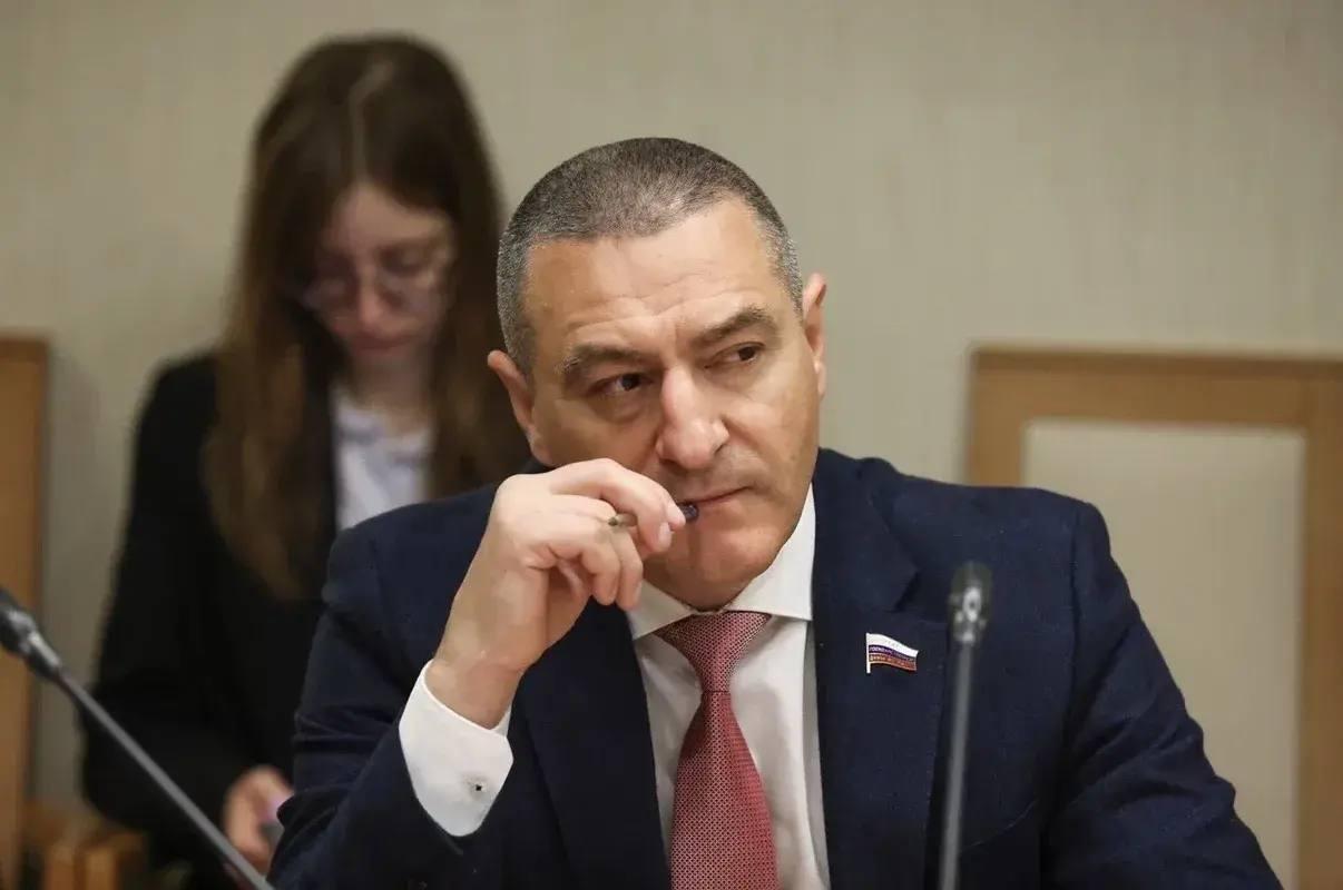 Депутат Госдумы назвал женщин «неполноценными». И даже привел аргумент