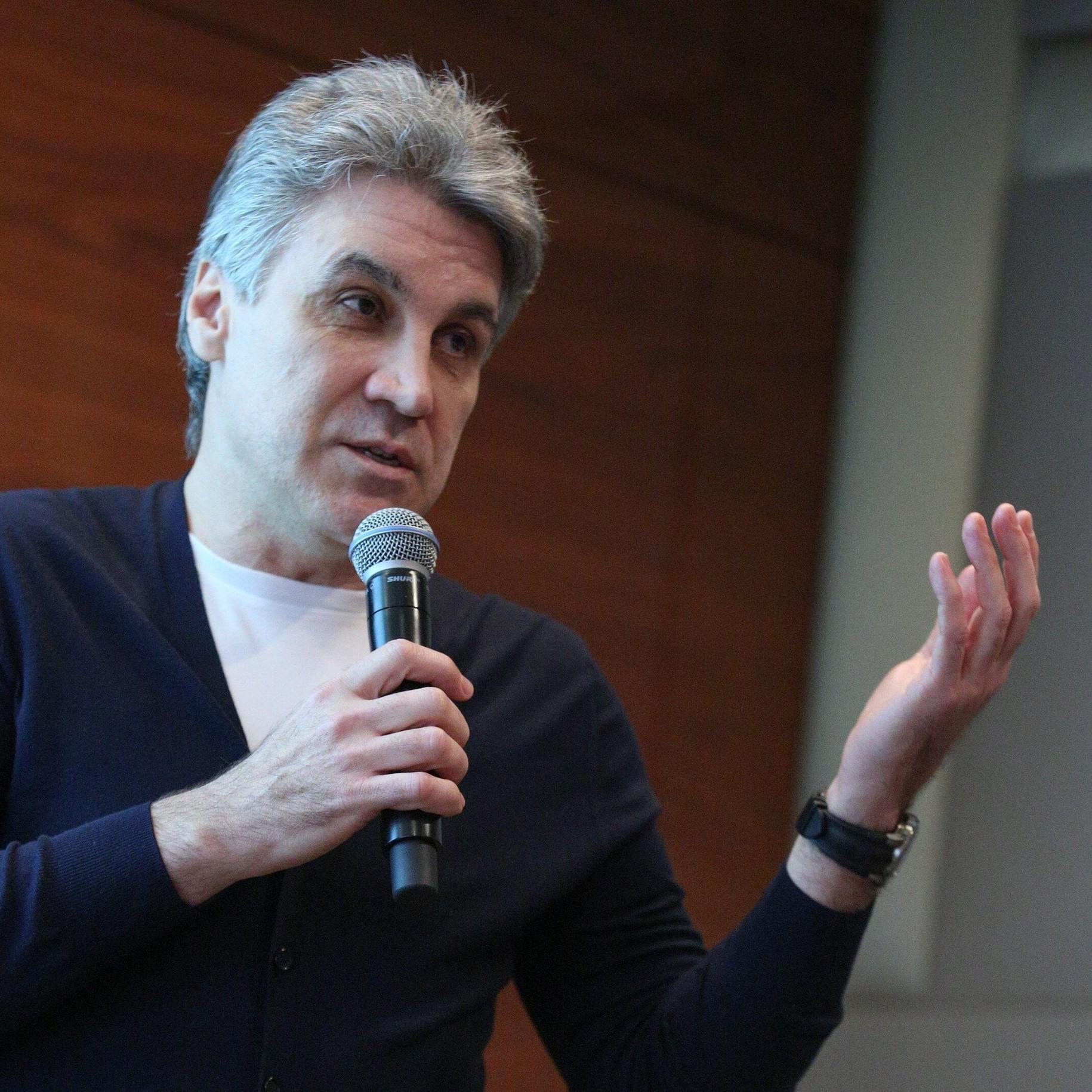 В Москве прощаются с ведущим программы «Человек и закон» Алексеем Пимановым: онлайн-репортаж