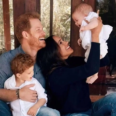 Меган Маркл и принц Гарри впервые появились на публике с детьми