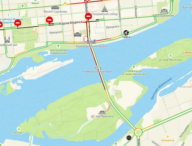 Половина моста встала в вечернюю пробку | Источник: 2gis.ru
