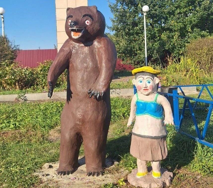 Интересные фигуры, установленные в Ульяновской области | Источник: Симбирский шугожор / T.me