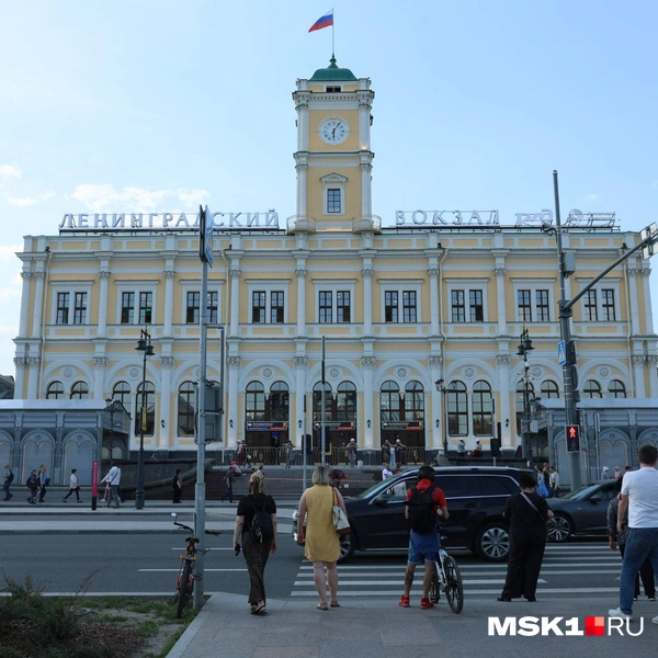 Что происходит у Ленинградского вокзала | Источник: Артем Устюжанин / MSK1.RU