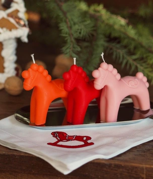 Щелкунчик и лошадка: новогодняя коллекция свечей от Sense You