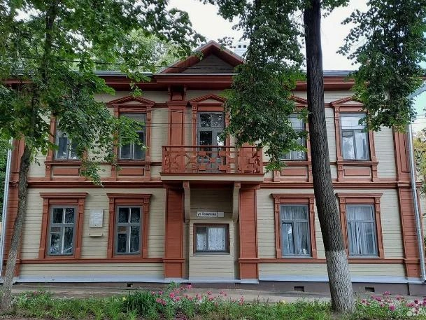 Дом находится на улице Короленко | Источник: avito.ru