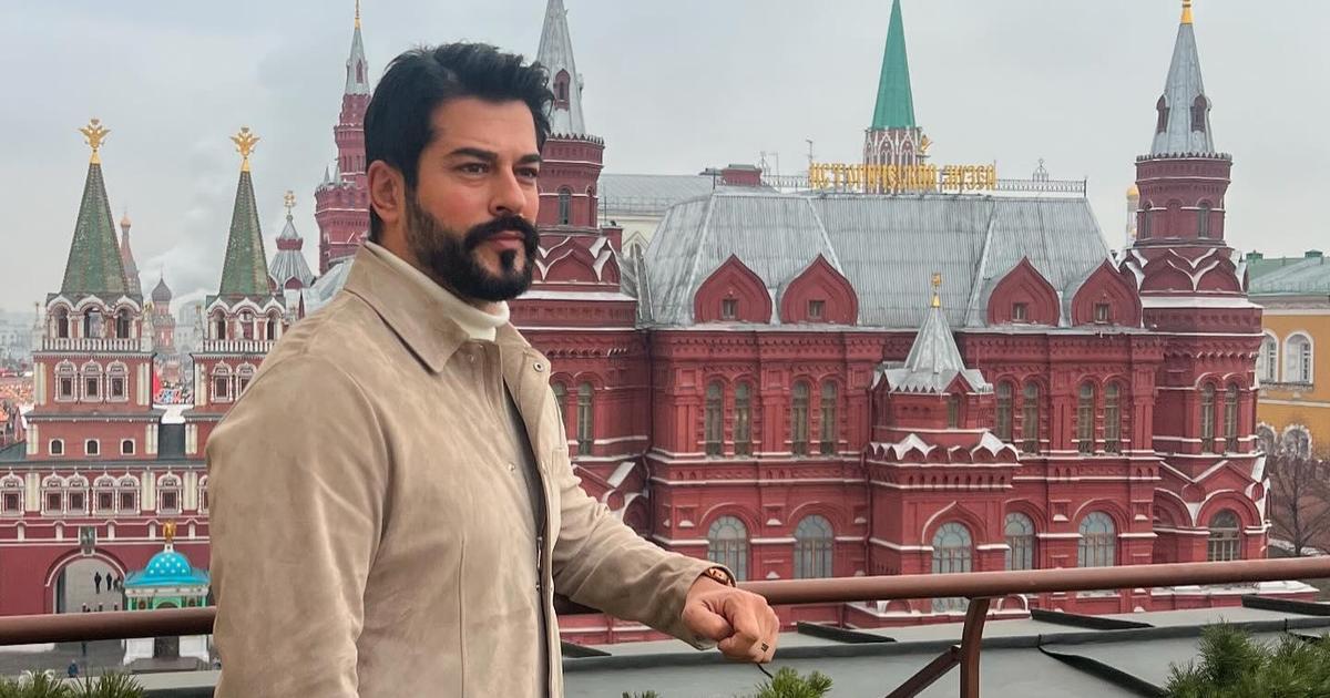 Поклонницы отдали 45 тысяч рублей ради фото с кумиром&nbsp;&mdash; как Москва встретила Бурака Озчивита