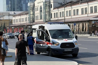 В метро Екатеринбурга девушка упала на эскалаторе на «Площади 1905 года»