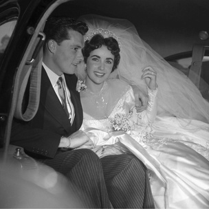 Когда брак перестал быть сделкой: как появилось замужество по любви и право на развод?