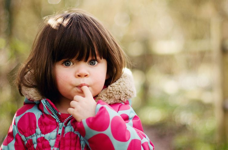 Вкусные ручки: как отучить ребенка тянуть пальцы в рот
