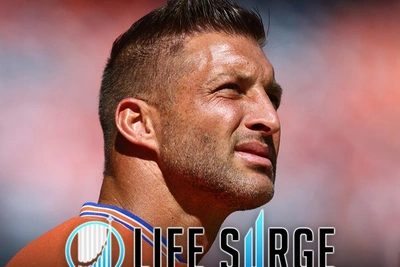 Тим Тибоу приостановил сотрудничество с Life Surge