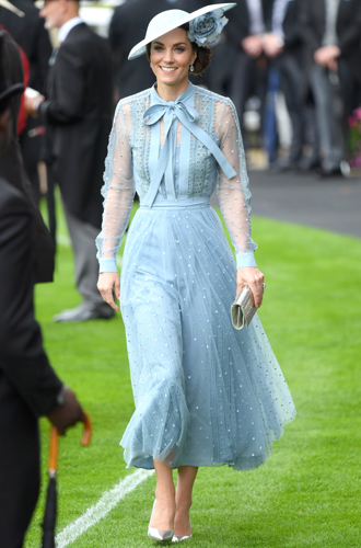 Почему герцогиня Кейт изменила своему привычному стилю