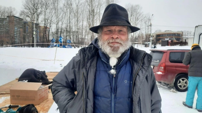 Виктор Князев обустраивает главную городскую иордань с 2002 года | Источник: Виктор Лучкин / «ИрСити»