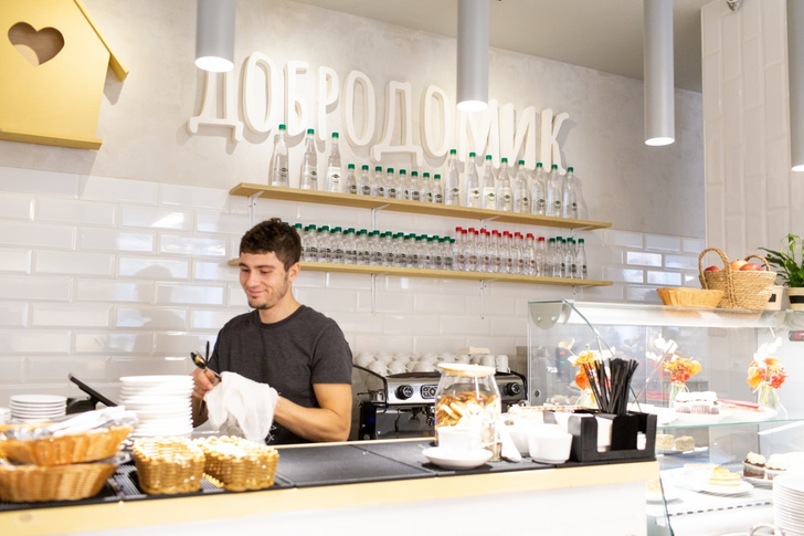 «Добродомик»: Эмин Агаларов открыл кафе, в котором пожилые люди могут поесть бесплатно