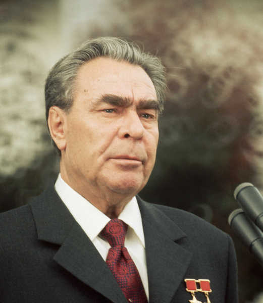 Покушение, крах здоровья и семейное проклятье Леонида Брежнева | STARHIT