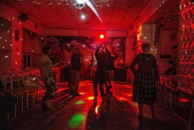 Якутский депутат избил человека доской во время танцев