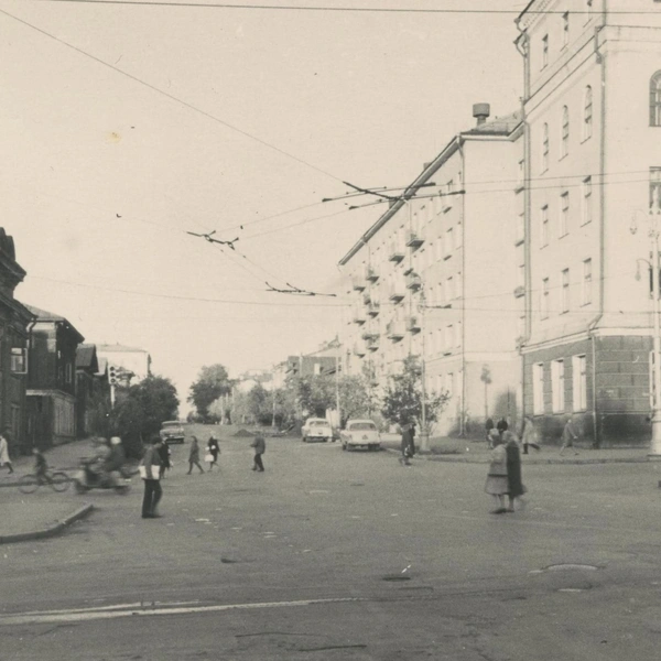 Перекресток Компроса и улицы Коммунистической (сегодня&nbsp;— Петропавловской), 1966 год | Источник: В.&nbsp;В.&nbsp;Реймерс / Архив города Перми