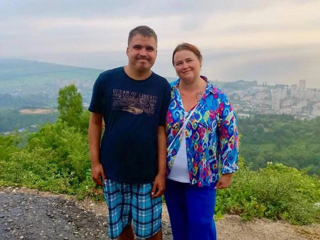 Знакомство с сестрой стало важным событием для подопечного фонда «Дедморозим» | Источник: ПЗСП