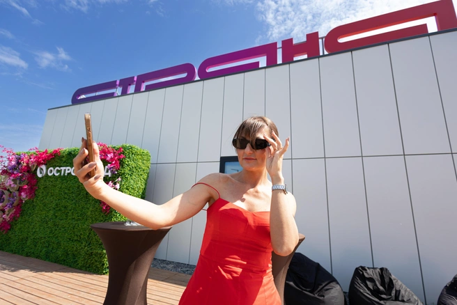 Гостей ждут DJ-сет, интерактивы, розыгрыши и лекции дизайнеров интерьера | Источник: «Страна Девелопмент»