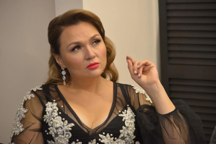 Надежда Ангарская | www.starhit.ru