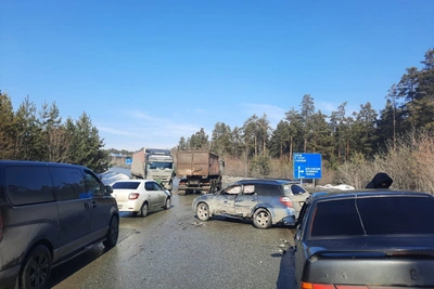 Фура вылетела на встречку под Екатеринбургом из-за навигатора