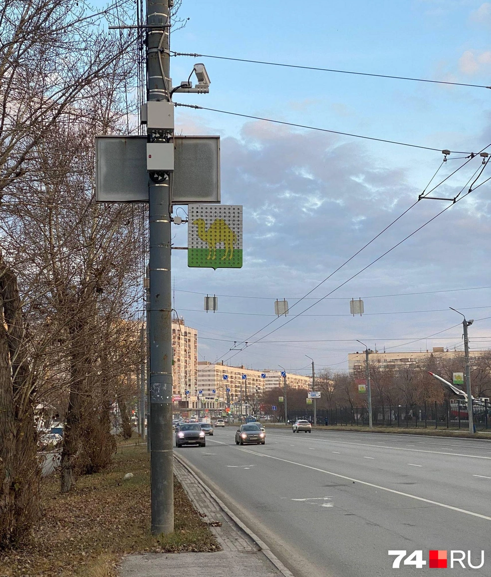 Длинный перегон от проспекта Комарова, похоже, вне зоны действия камеры | Источник: читатель 74.RU
