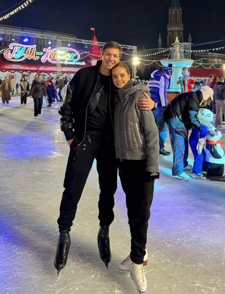 Сейчас влюбленные наслаждаются обществом друг друга