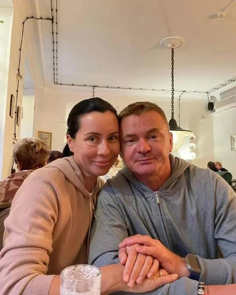 Владимир Сычев с женой Алесей | www.starhit.ru