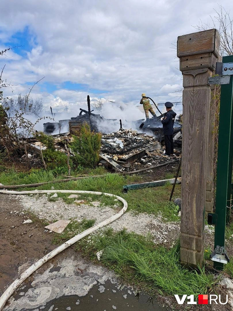 В Волгограде сгорел дом настоятеля православного поселения «Отрада» - 22  апреля 2023 - V1.ру