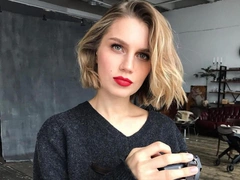 Дарья Мельникова снова вышла замуж и родила третьего ребенка