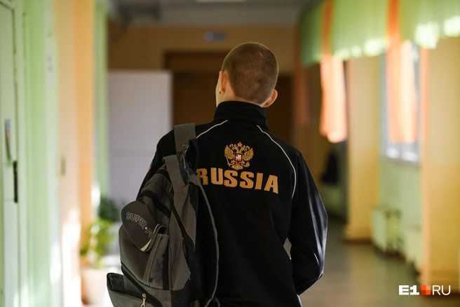 Кому-то из школьников достаточно перемены, чтобы выполнить «домашку» | Источник: Артём Устюжанин / E1.RU