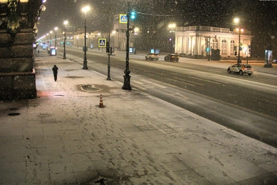 Циклон из Карелии накрыл снегом Петербург и Москву