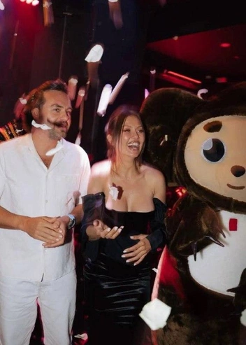 В каюр попал Чебурашка | Источник: victoriabonya / Instagram* (экстремистская организация, деятельность запрещена на территории РФ)