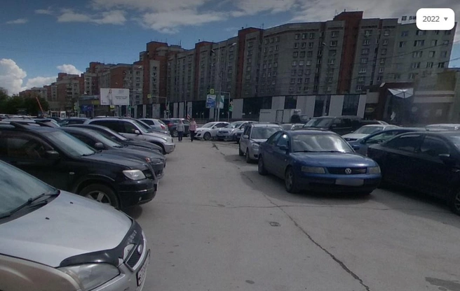 Раньше всё это пространство было плотно занято автомобилями  | Источник: «Яндекс Карты» 