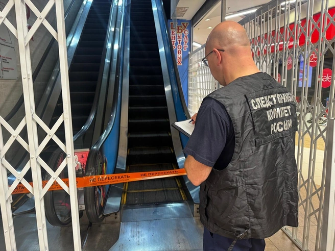 После ЧП в торговый центр приехали следователи  | Источник: Следственный комитет Свердловской области 