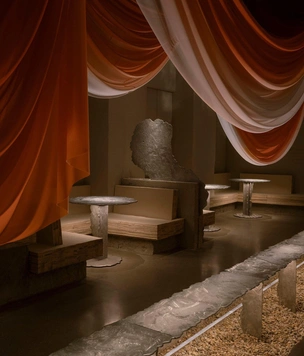 Мультисенсорный опыт: многослойный интерьер ресторана в Будапеште