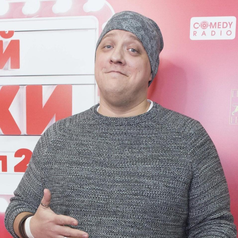 На съемках узнал о рецидиве рака, но не прекратил работать: сериал «Большой человек» с Романом Поповым выходит на ТВ