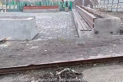 Новый сквер за 38 миллионов разваливается