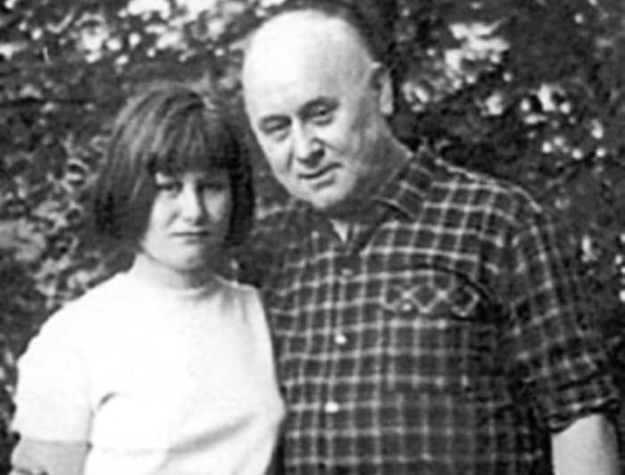 Дружила с Лилей Брик, писала сочинение с Катаевым: как прошло детство Донцовой с папой-разведчиком и гувернантками