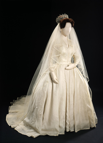 Платье Маргарет в музее.