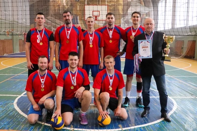 Волейболисты МЧС взяли золото в Пскове