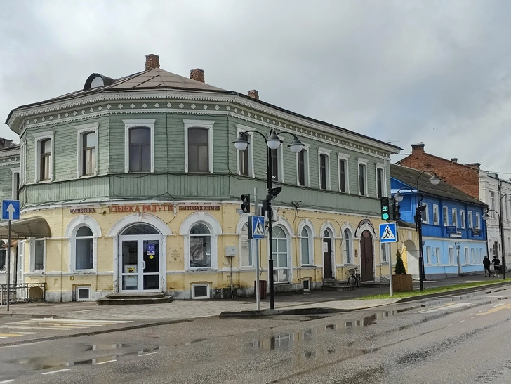 Дом купцов Харинского и Щекина | Источник: vokrugsveta.ru