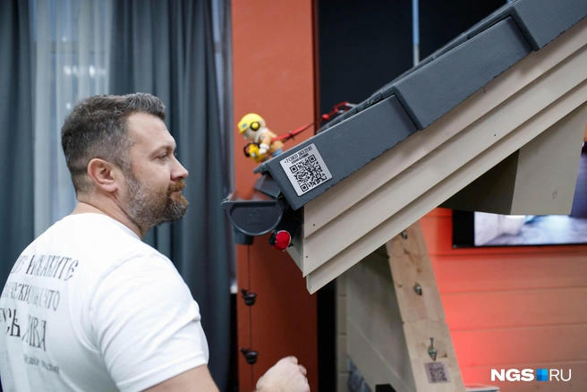 На площадке есть и части домов&nbsp;— на мокапах можно посмотреть, как будет выглядеть здание | Источник: Андрей Бортко / NGS.RU