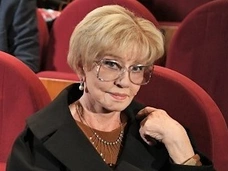 Отдохнувшая Вера Алентова, стильные Виктория Исакова и Александра Урсуляк: сбор труппы театра Пушкина