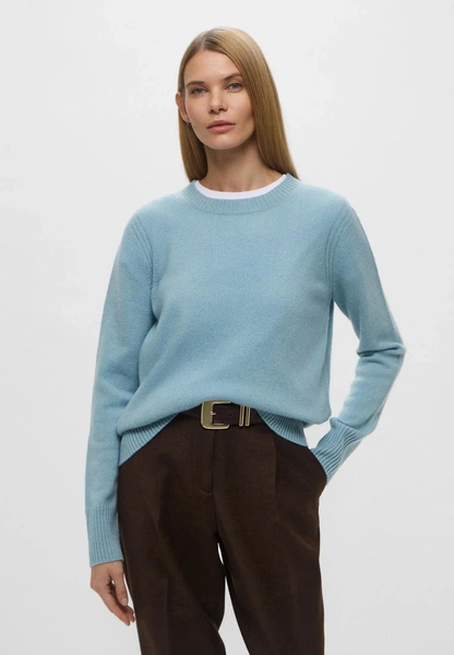 Оранжевый + бордо и еще четыре неочевидные цветовые пары, которые будут в тренде в 2026 году Оранжевый + бордо и еще четыре неочевидные цветовые пары, которые будут в тренде в 2026 году