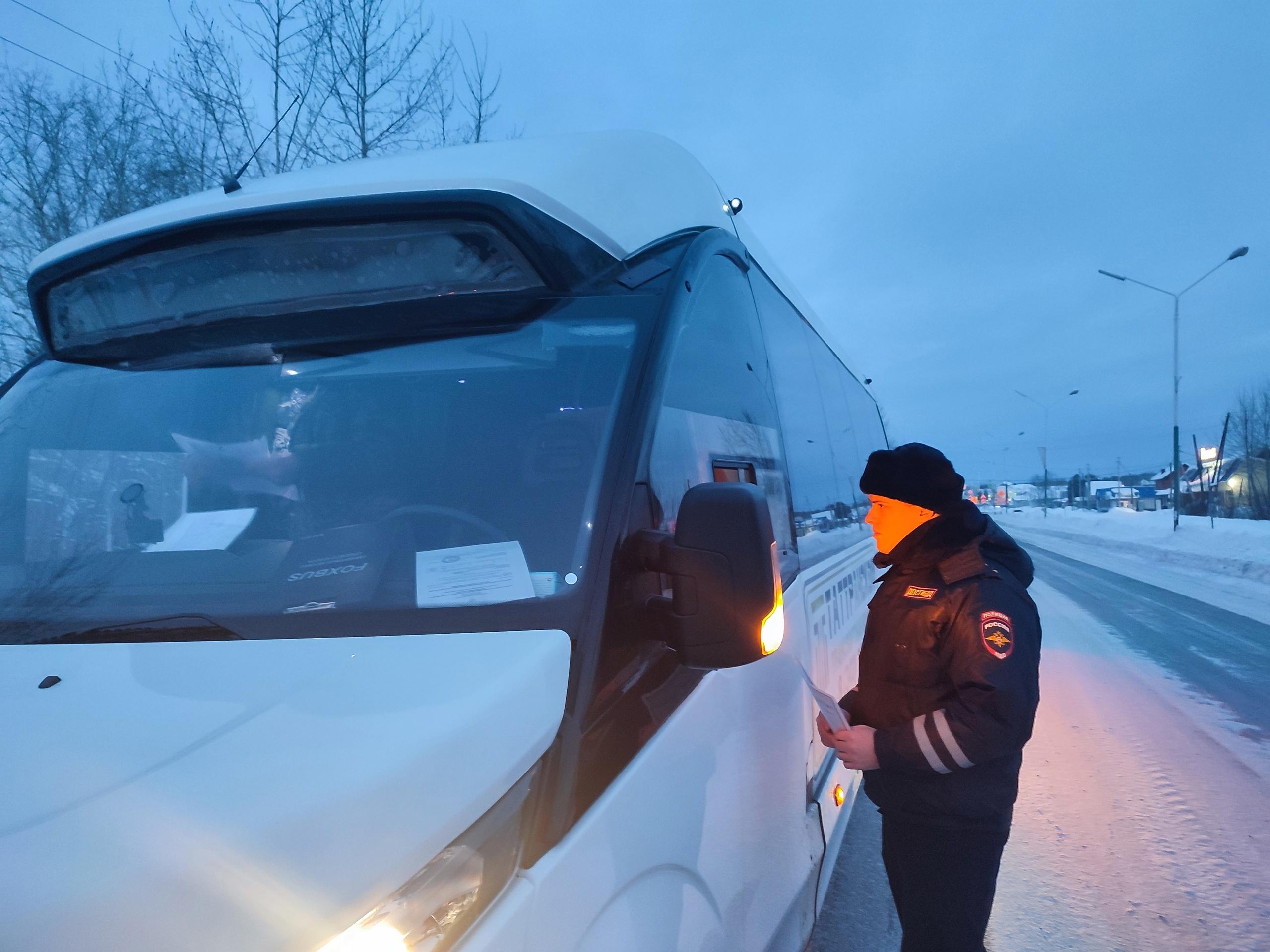 На Урале поймали водителя без прав, который управлял автобусом с  пассажирами - 12 января 2023 - Е1.ру