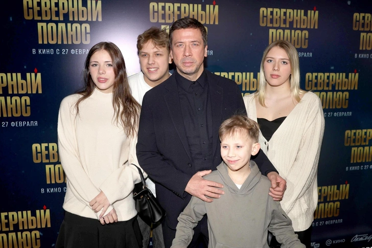Андрей Мерзликин с детьми