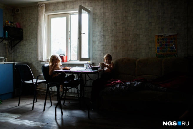 Часто дети становятся разменной монетой в спорах родителей | Источник: Андрей Бортко / NGS.RU